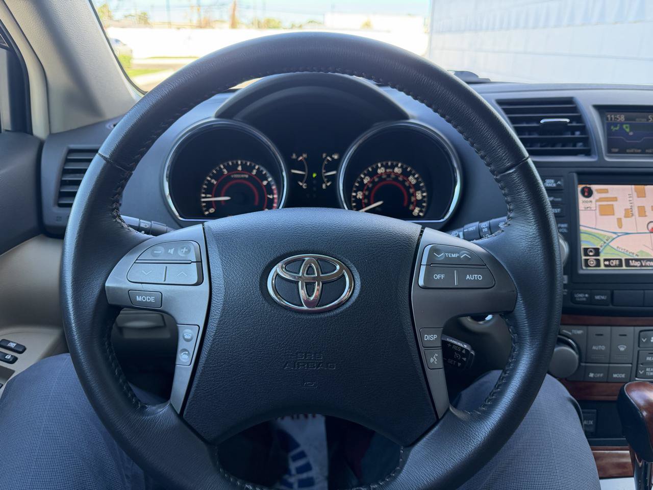Used 2008 Toyota Highlander Limited w/ Tow Pkg AWD/4WD image 11