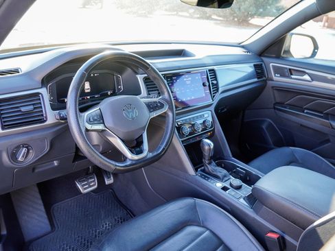 Used 2020 Volkswagen Atlas Cross Sport SEL Premium R-Line image 11