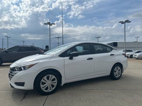 Used 2024 Nissan Versa S w/ Trunk Package image 3