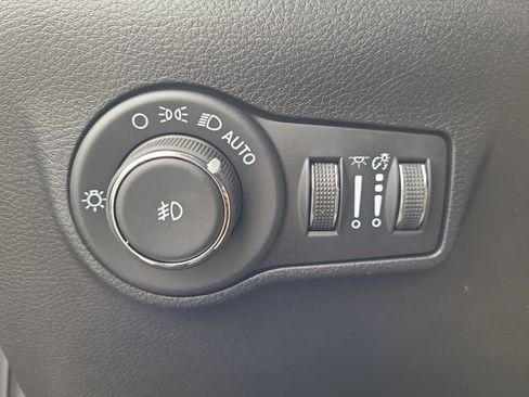 New 2026 Jeep Compass Limited image 21