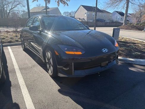 Used 2024 Hyundai Ioniq 6 SE image 1
