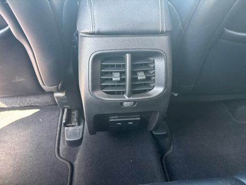 Used 2020 Jeep Cherokee Latitude Plus FWD image 23