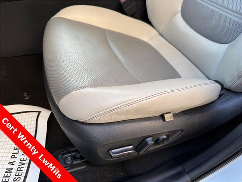 Used 2020 Toyota RAV4 Limited image 17