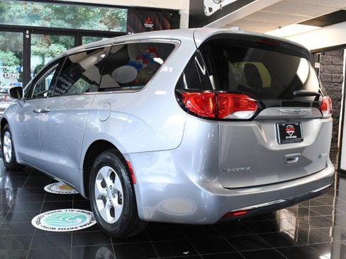 Used 2017 Chrysler Pacifica Touring Plus FWD image 8