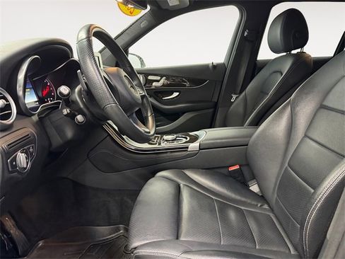 Used 2017 Mercedes-Benz GLC 300 4MATIC image 7
