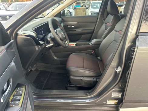 New 2026 Nissan Kicks SR image 9