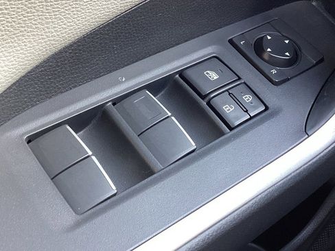 Used 2019 Toyota RAV4 Limited image 26