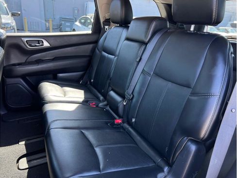 Used 2015 Nissan Pathfinder SL FWD image 9