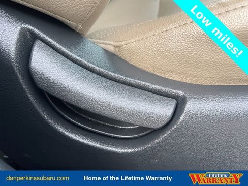 Used 2015 Hyundai Elantra GT w/ Option Group 02 image 40