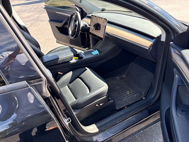 Used 2023 Tesla Model Y Performance AWD/4WD image 16