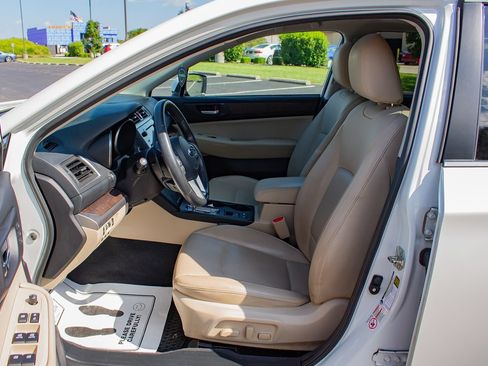 Used 2017 Subaru Outback 2.5i Limited w/ Popular Package #5 AWD/4WD image 9