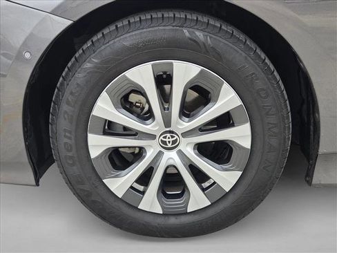 Certified 2021 Toyota Prius XLE w/ Carpet Mat Package (TMS) image 22