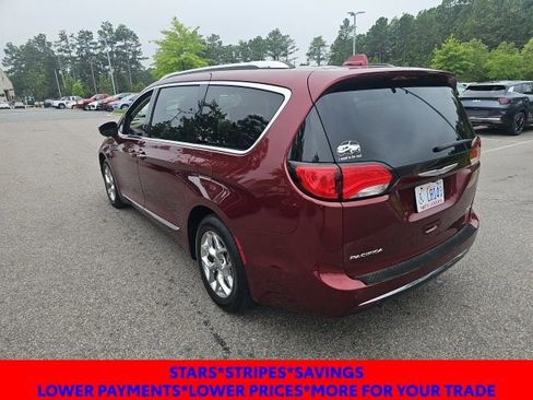 Used 2018 Chrysler Pacifica Limited w/ Advanced Safetytec Group FWD image 15