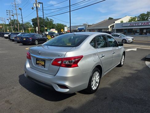 Used 2019 Nissan Sentra SV FWD image 3
