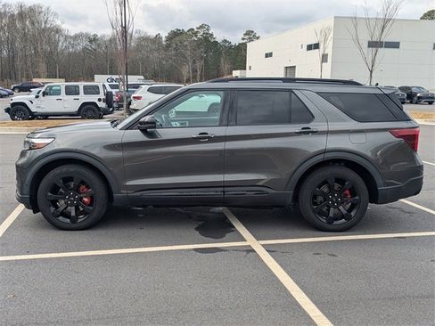 Used 2020 Ford Explorer ST w/ ST Street Pack image 7