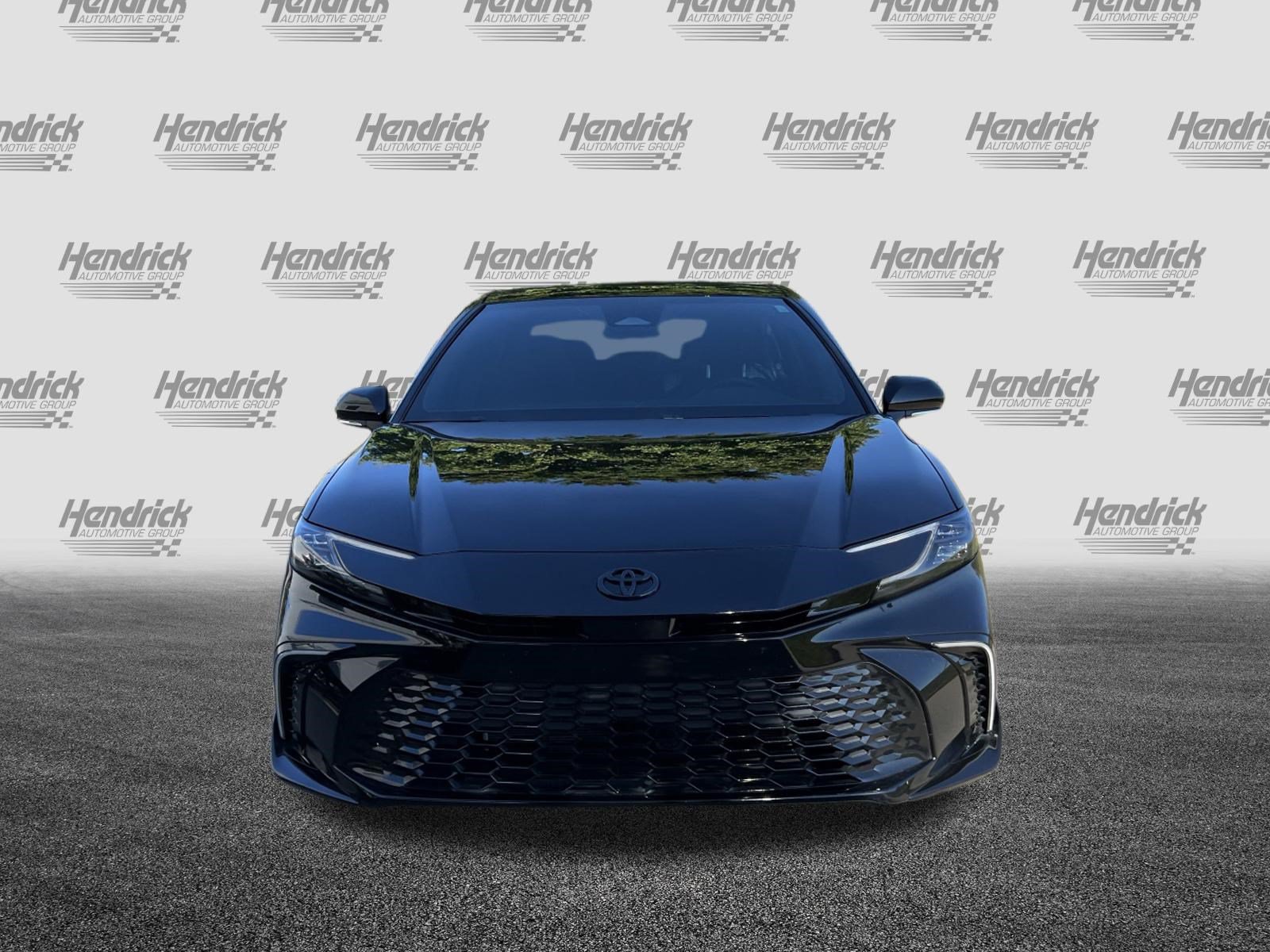 Used 2025 Toyota Camry XSE FWD image 3