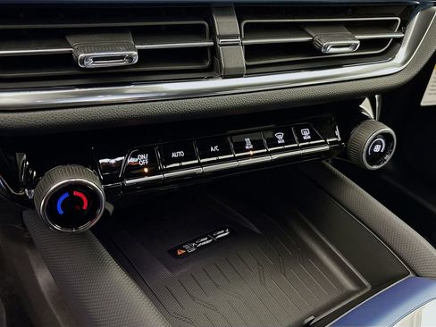 New 2026 Chevrolet Equinox EV LT image 16