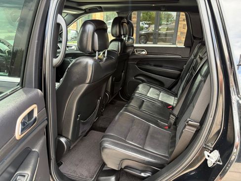 Used 2017 Jeep Grand Cherokee Limited w/ Luxury Group II AWD/4WD image 5