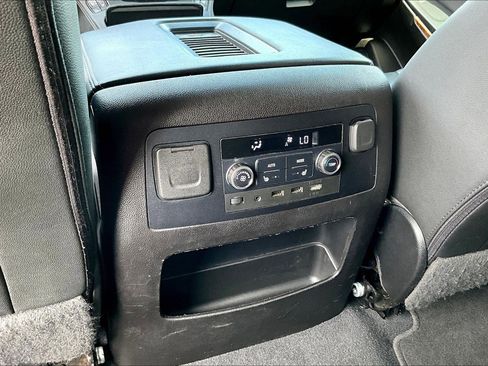 Used 2019 Chevrolet Tahoe Premier AWD/4WD image 10
