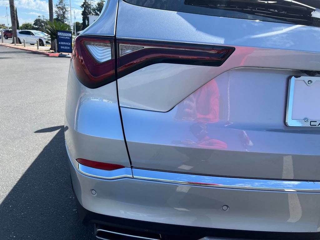 Certified 2026 Acura MDX w/ Technology Package FWD image 11