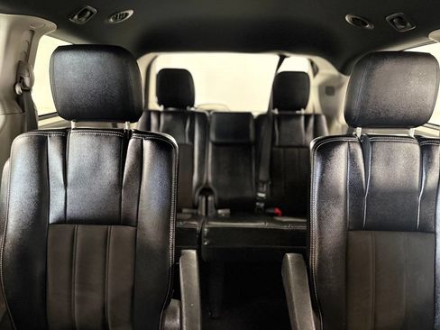 Used 2019 Dodge Grand Caravan SXT FWD image 15