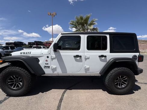 Used 2024 Jeep Wrangler Unlimited Sport AWD/4WD image 2
