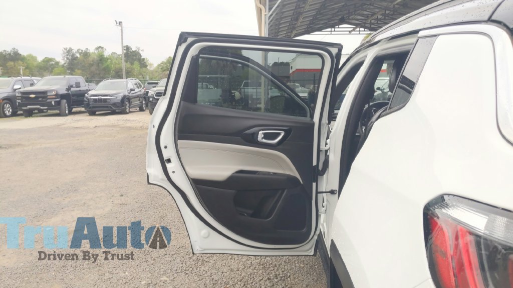 Used 2024 Jeep Compass Limited AWD/4WD image 34