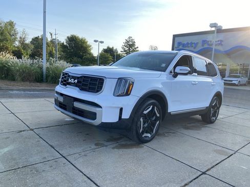 Used 2025 Kia Telluride S AWD/4WD image 4