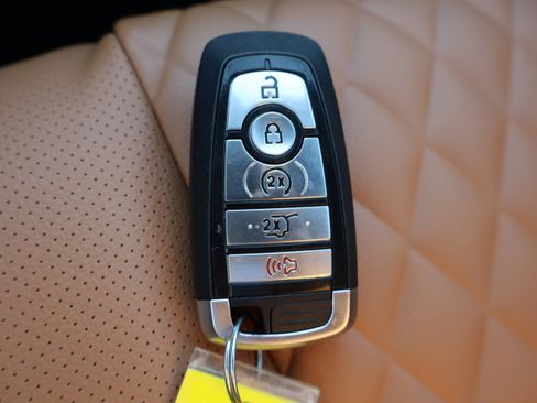 Used 2024 Ford Edge Titanium w/ Titanium Elite Package image 34