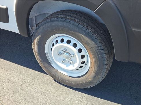 Used 2025 RAM ProMaster 2500 w/ Convenience Group image 20