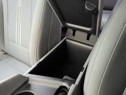 Used 2022 Hyundai Elantra SEL FWD image 46