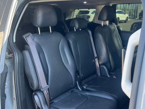 Used 2025 Kia Carnival SX Prestige image 6