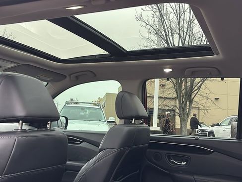 Used 2023 Honda Pilot Touring image 32