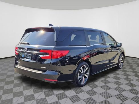 Certified 2022 Honda Odyssey Touring image 4