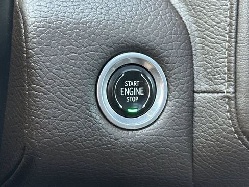Used 2021 GMC Yukon XL Denali AWD/4WD image 24