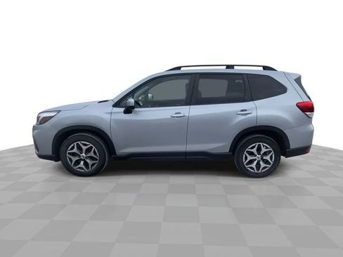 Used 2020 Subaru Forester Premium image 7