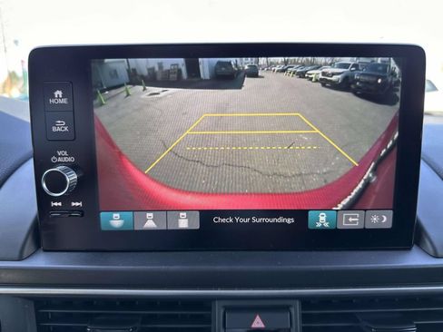 Used 2025 Honda Pilot EX-L image 24
