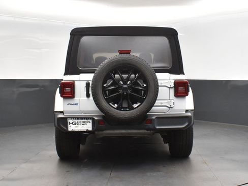 Used 2021 Jeep Wrangler Unlimited Sahara image 6