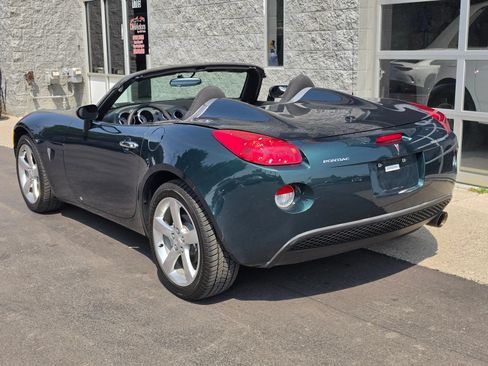 Used 2006 Pontiac Solstice Convertible w/ Power Package RWD image 4