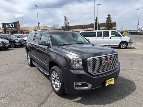 Used 2017 GMC Yukon XL Denali w/ Open Road Package AWD/4WD image 4