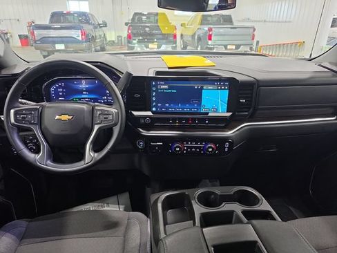 Used 2025 Chevrolet Silverado 1500 LT w/ Protection Package AWD/4WD image 9