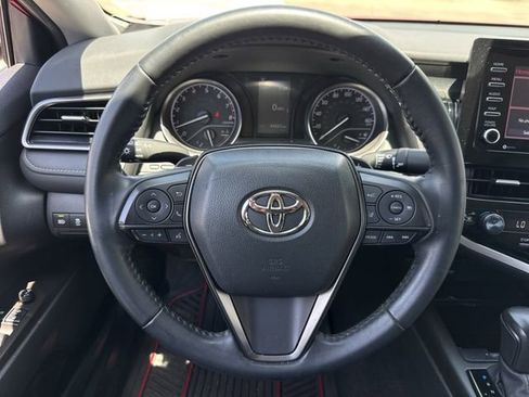 Used 2022 Toyota Camry SE w/ Convenience Package FWD image 12