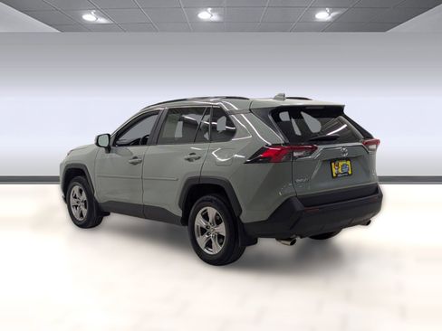 Used 2021 Toyota RAV4 XLE image 2