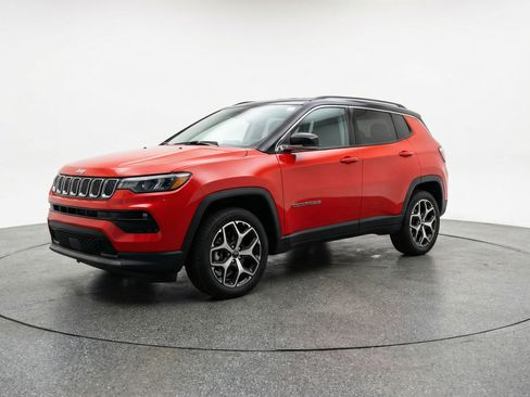 Used 2025 Jeep Compass Limited image 3