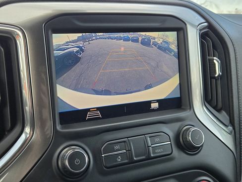 Used 2021 Chevrolet Silverado 2500 LT w/ Convenience Package image 11