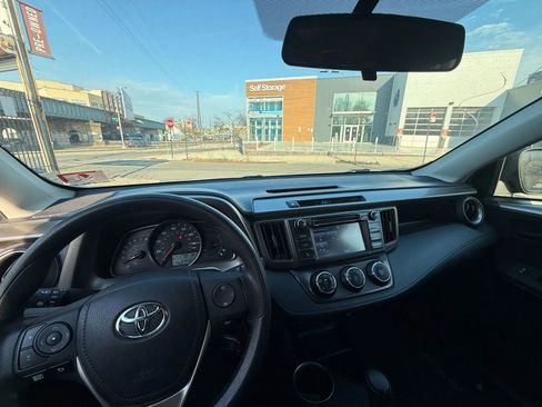 Used 2015 Toyota RAV4 LE image 22