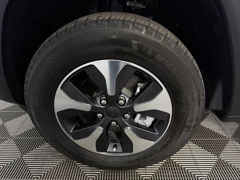 Used 2023 Jeep Grand Cherokee 4WD 4xe image 12