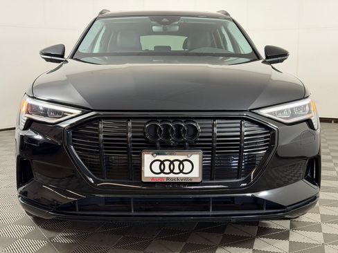 Used 2022 Audi e-tron Premium Plus w/ Premium Plus Package AWD/4WD image 6
