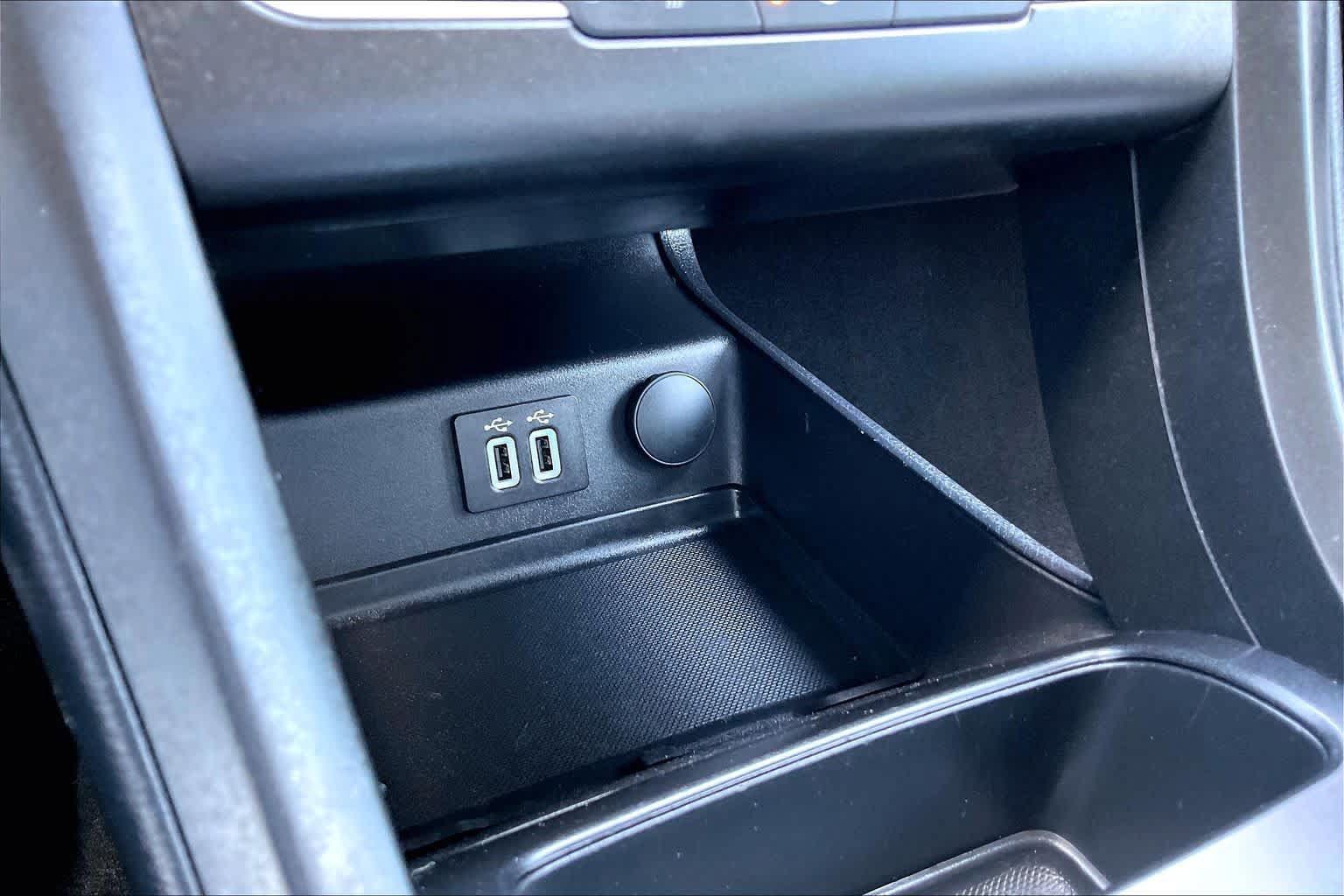Used 2019 Ford Fusion SE w/ Equipment Group 151A FWD image 31