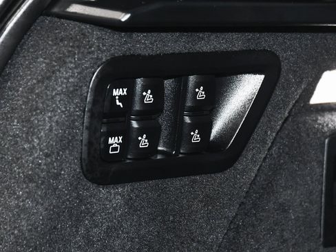 Used 2023 BMW X7 xDrive40i w/ Executive Package image 95